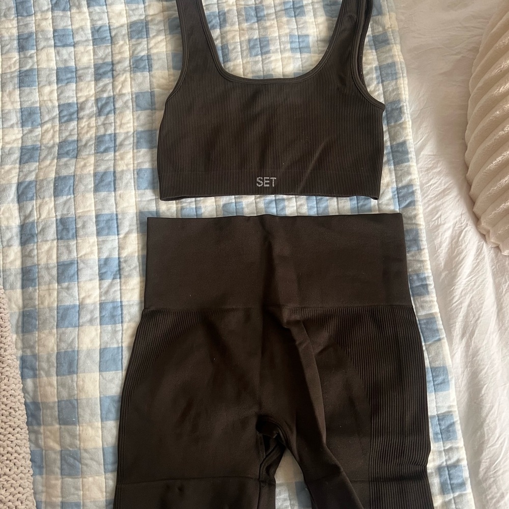 Set active chocolate brown Ribbed Sports Bra and biker shorts Set